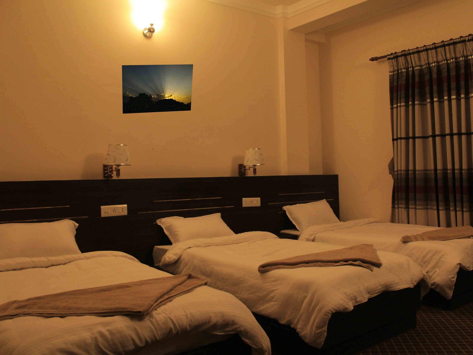 Mirage Inn Rummindei Kültér fotó