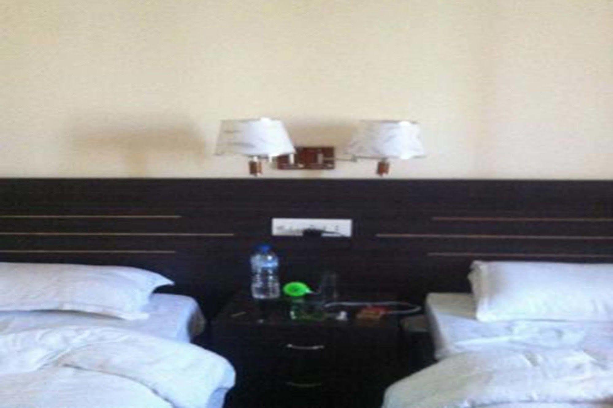 Mirage Inn Rummindei Kültér fotó