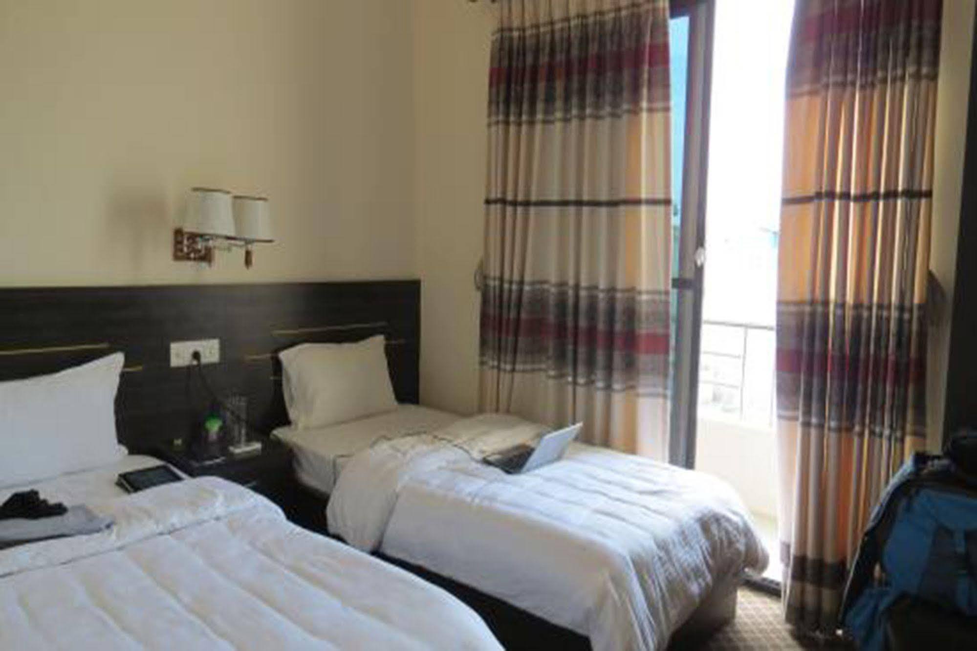 Mirage Inn Rummindei Kültér fotó